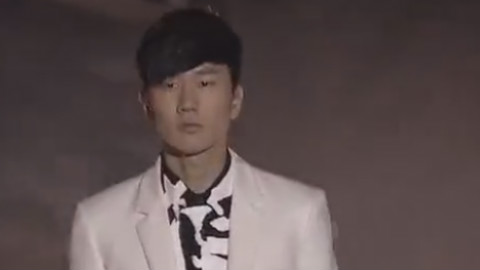 JJ:我要一脸高冷的出场,诶诶,起高了,没事没事,我靠,不行了,不行了,大哥快接啊